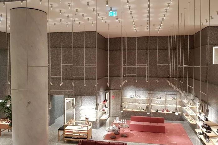 Lighting system installed in a Valentino boutique, The Dubai Mall (UAE)