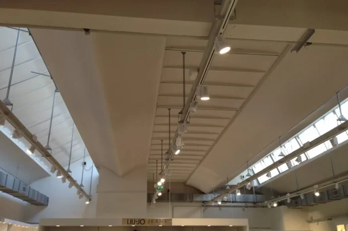 Lighting system installed in the Liu Jo company store, Carpi (Italy)
